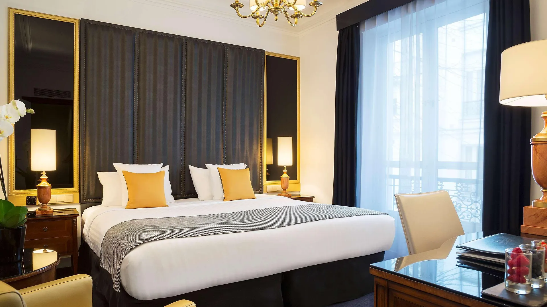 Melia Paris Champs Elysees 4*,