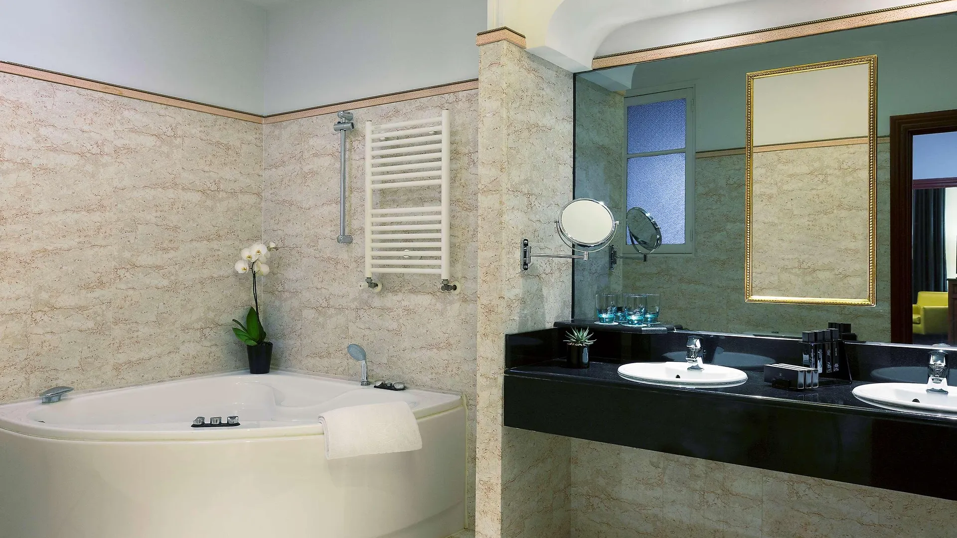 Отель Melia Paris Champs Elysees