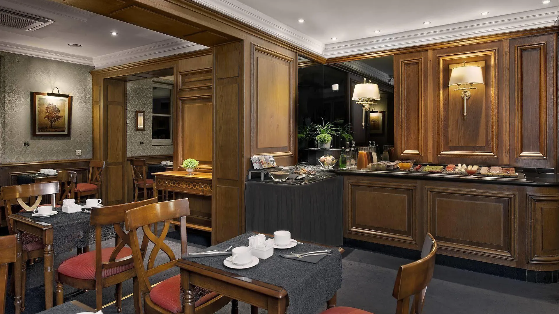 Melia Paris Champs Elysees Отель