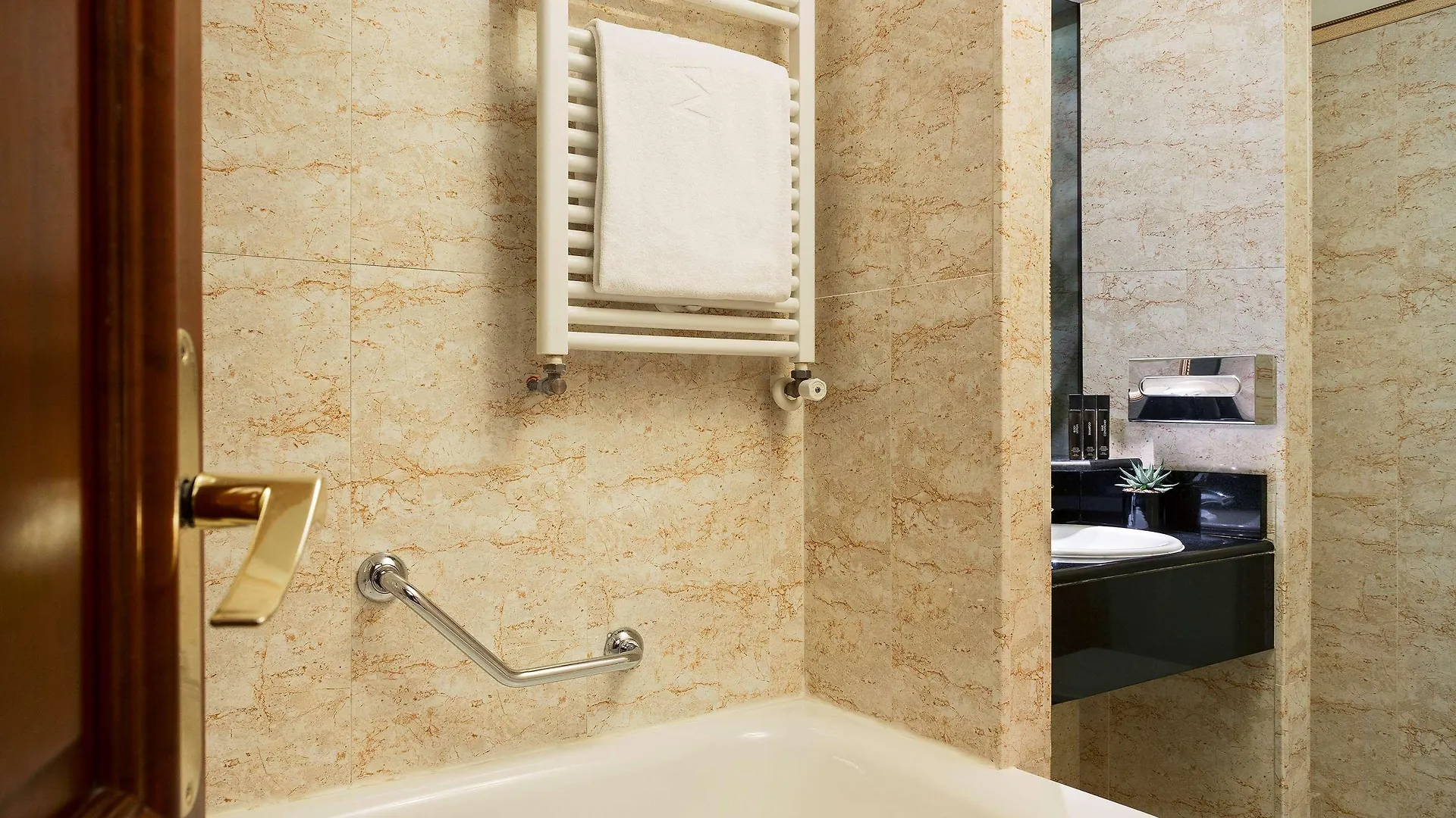 Melia Paris Champs Elysees Fransa